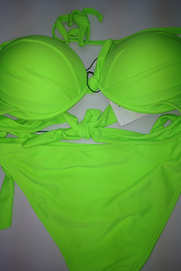 Alluring And Charming Scale Style Solid Color Fluorescent Green Bikinis