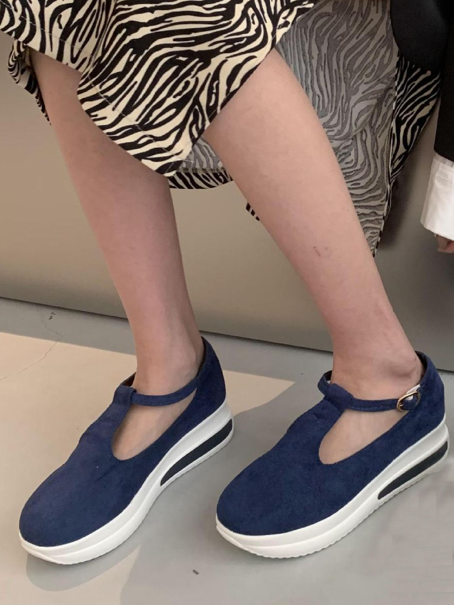 LW Round Toe Buckle Design Sneakers, Blue
LW Round Toe Buckle Design Sneakers, Blue