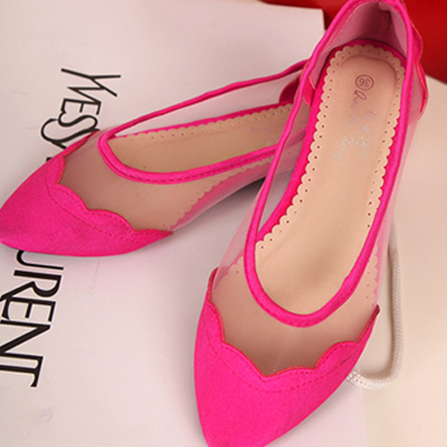 black closed toe flats