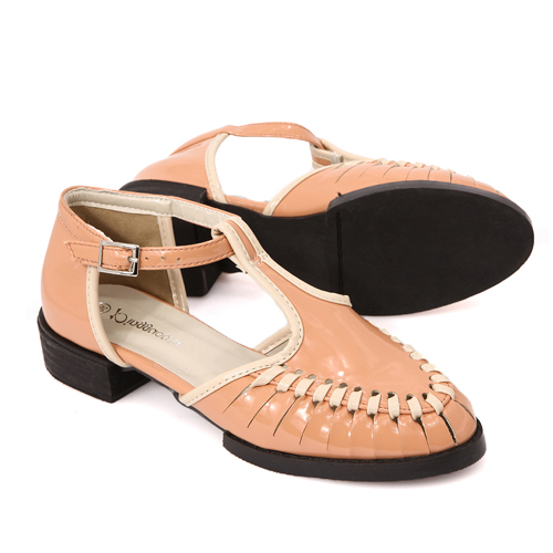 round toe leather flats