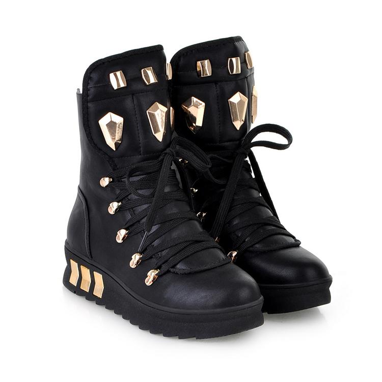 black platform closed toe shoes