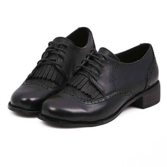flat closed in low heel shoes