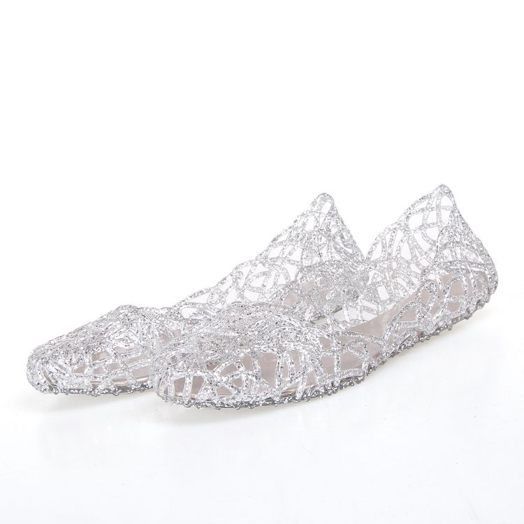 white flats closed toe