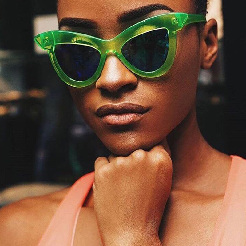 

Lovely Women s Green Sunglasses 39mm
