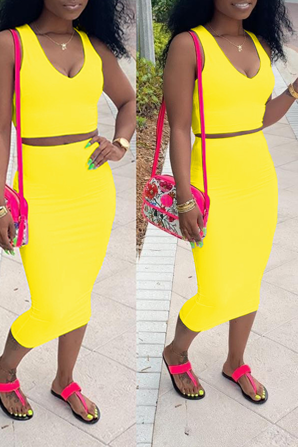 

Lovely Casual V Neck Sleeveless Yellow Two-piece Skirt Set