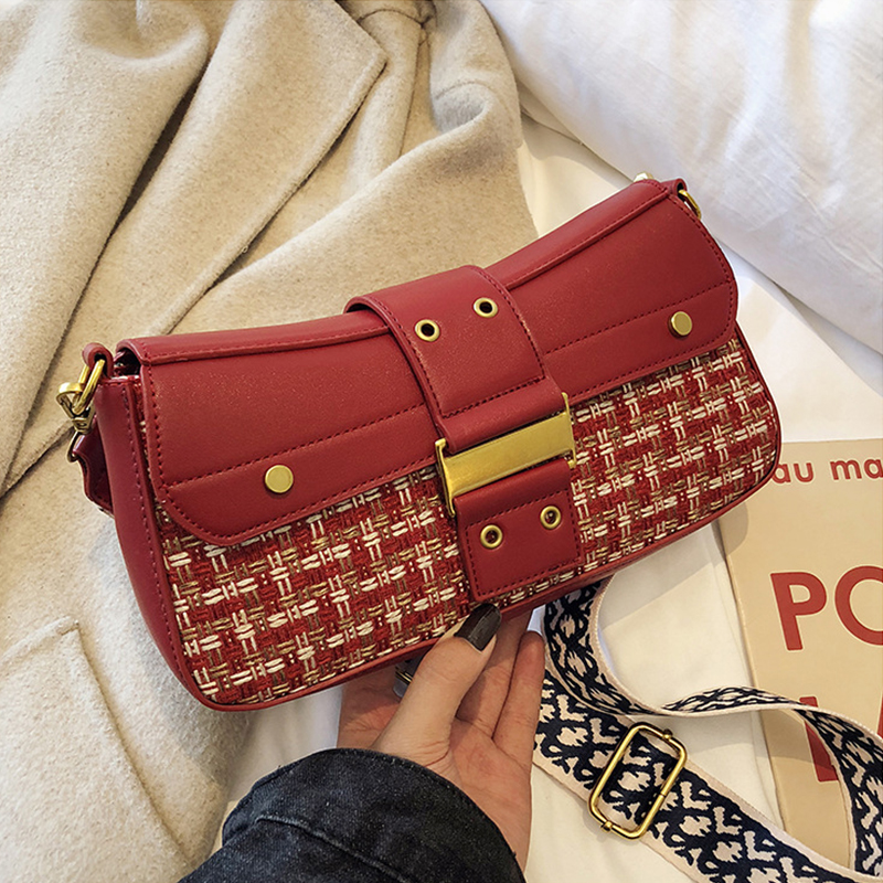 

Lovely Fashion Red Messenger Bag