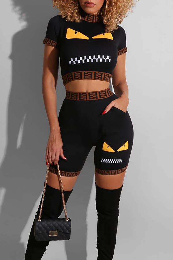 

Lovely Leisure Mandarin Collar Print Black Two-piece Shorts Set