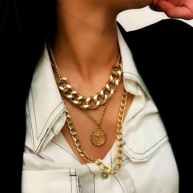 

Lovely Trendy Gold Earring