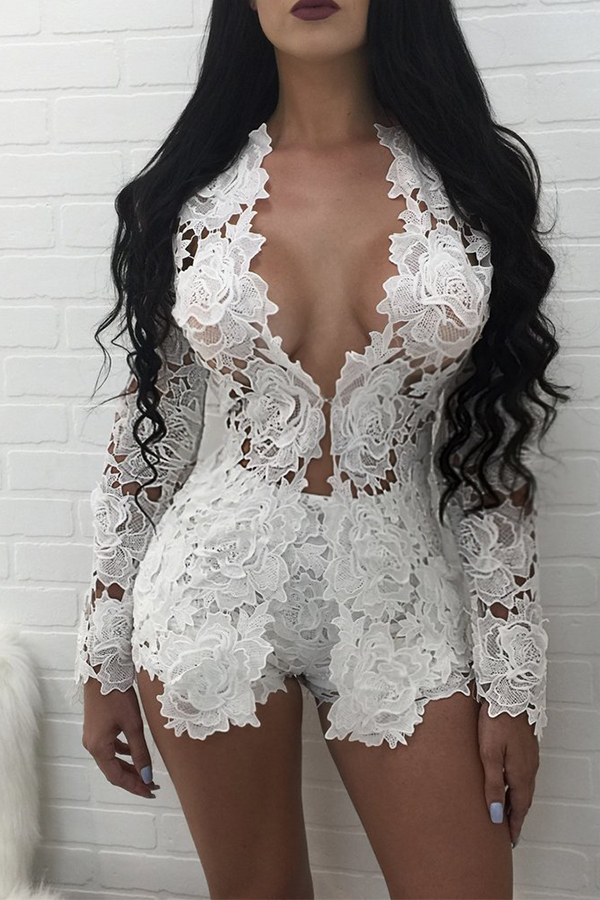 

Lovely Sweet Hollow-out White Two-piece Shorts Set