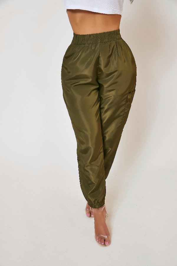 

Lovely Casual Pocket Patched Green Pants