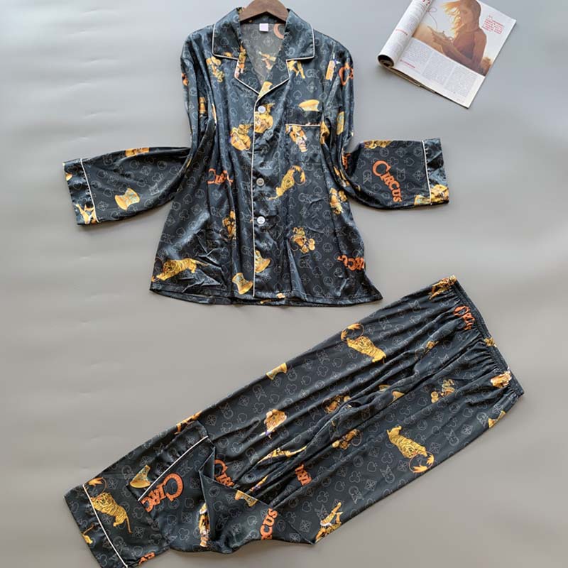 

Lovely Casual Print Grey Sleepwear