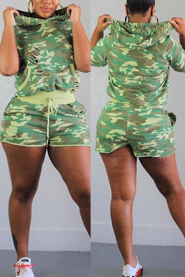 

LW Sportswear Camo Print Green Two-piece Shorts Set
