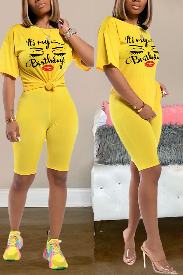 

Lovely Casual Print Yellow Two-piece Shorts Set