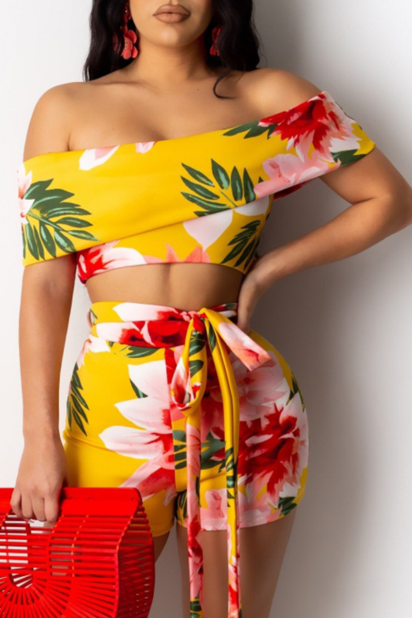 

Lovely Bohemian Dew Shoulder Print Yellow Two-piece Shorts Set