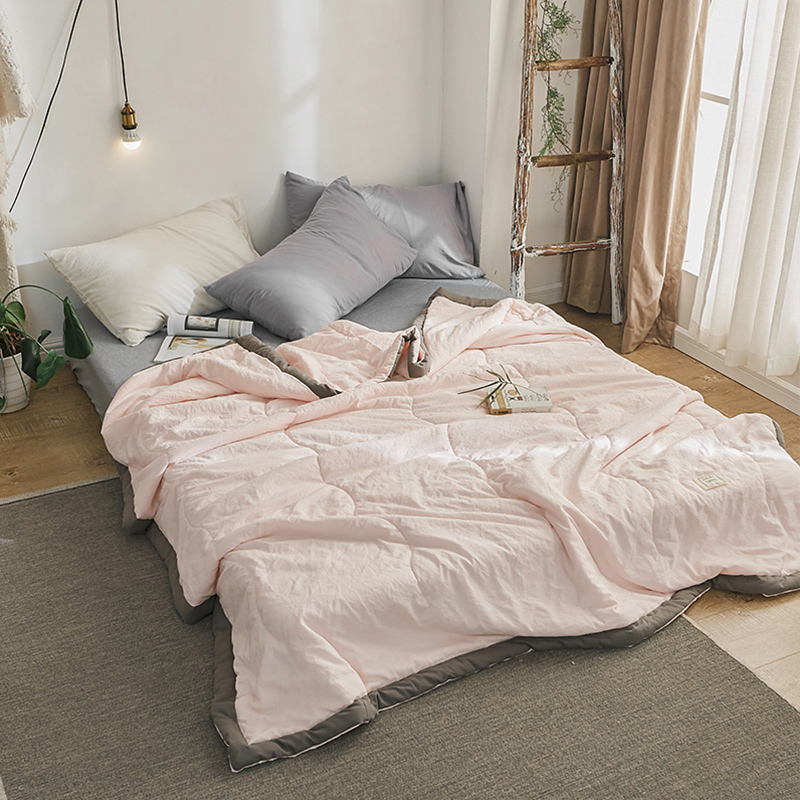 

Lovely Cosy Patchwork Light Pink Blanket
