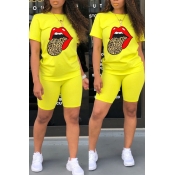 Lovely Casual Lip Print Yellow Two-piece Shorts Se