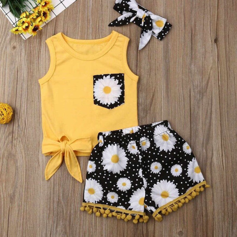 

Lovely Sweet Print Yellow Girl Two-piece Shorts Set