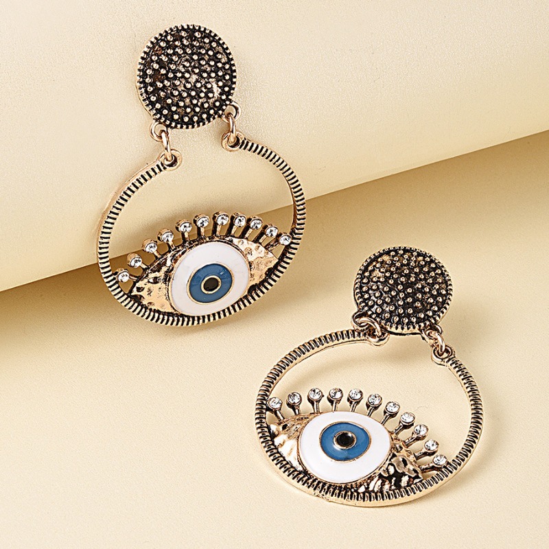 

Lovely Trendy Eye White Earring