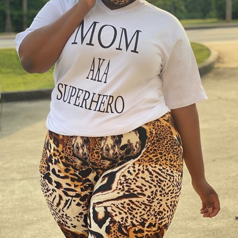 

Lovely Leisure O Neck Print White Plus Size Two-piece Shorts Set