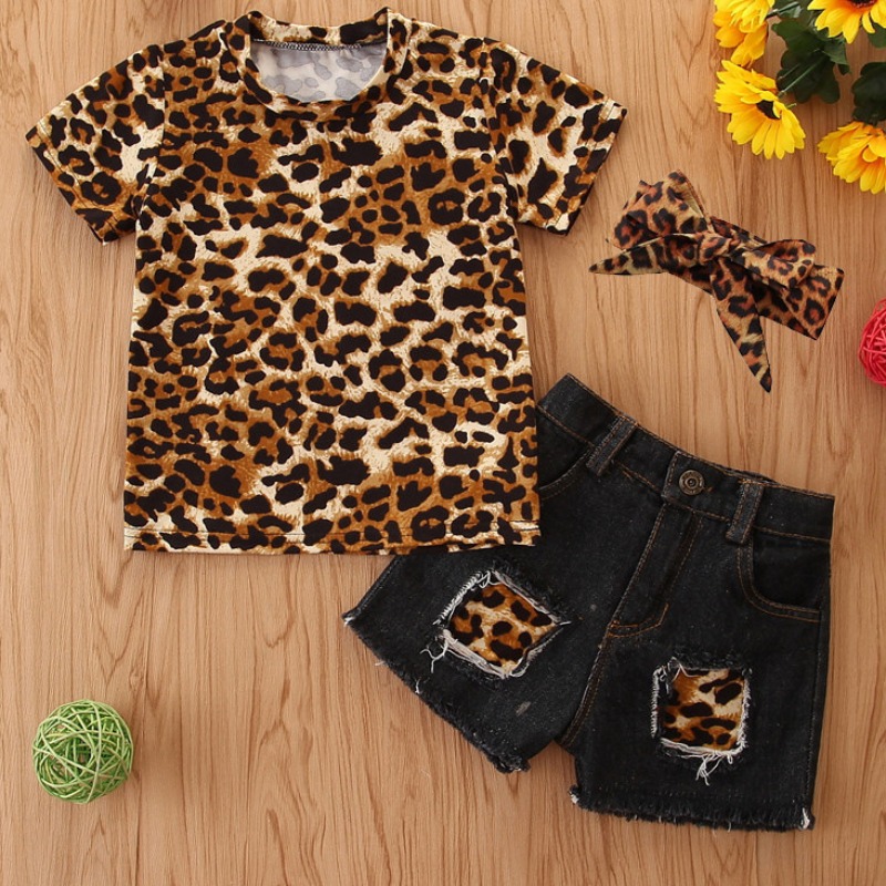 

lovely Casual Leopard Print Patchwork Girl Two-piece Shorts Set