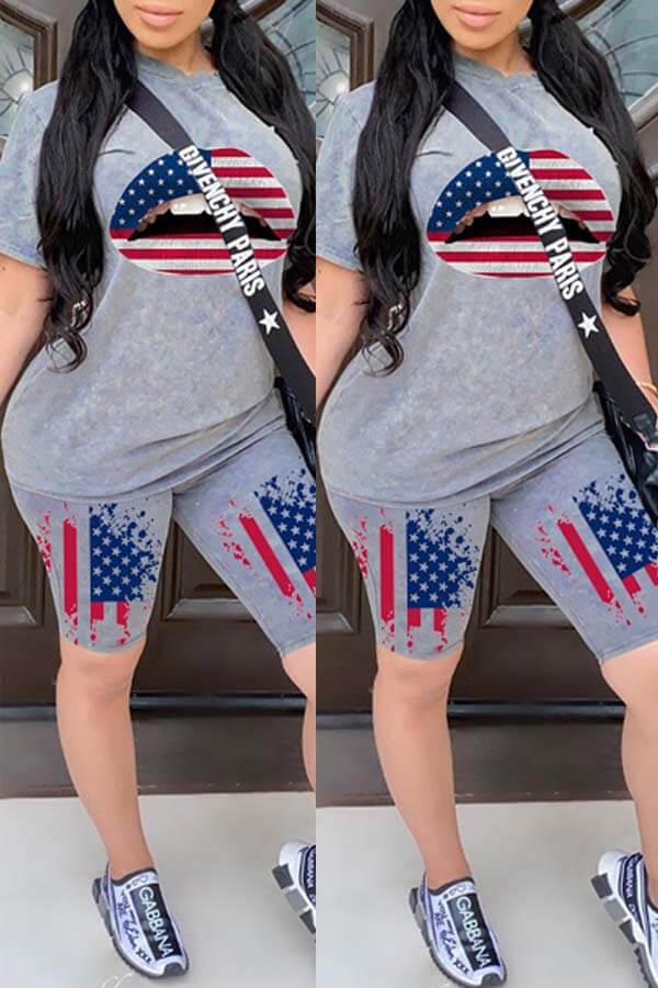 

Lovely Leisure Lip Print Grey Two-piece Shorts Set