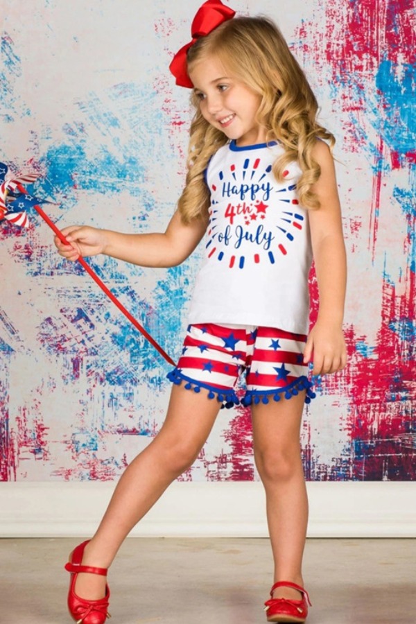 

lovely Leisure Print White Girl Two-piece Shorts Set