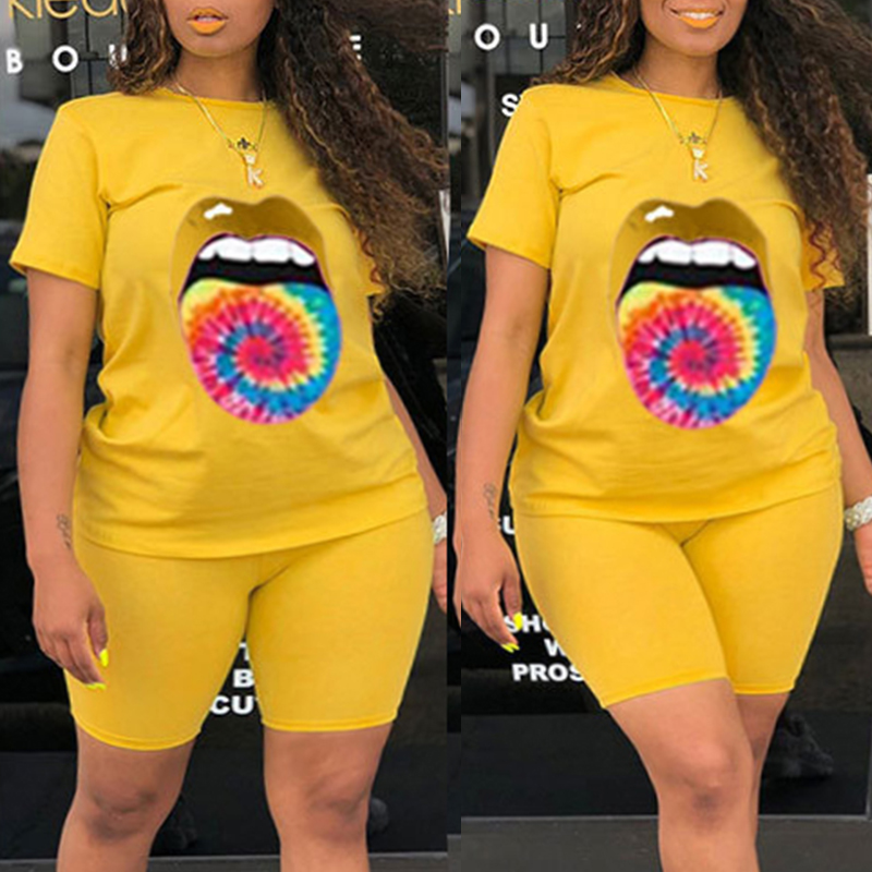 

Lovely Casual Lip Print Yellow Plus Size Two-piece Shorts Set