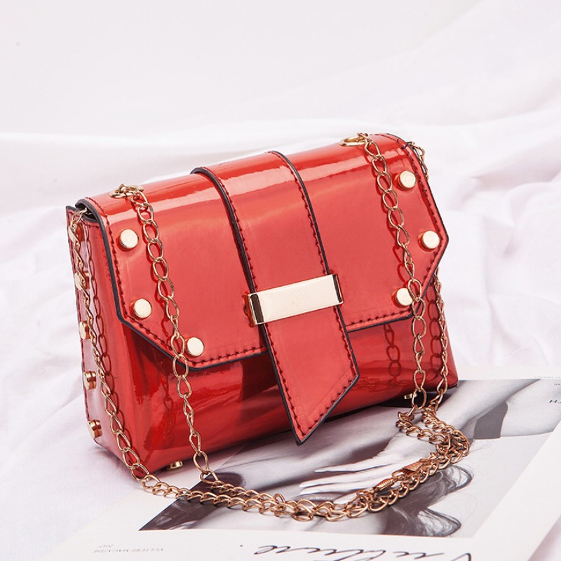 

lovely Trendy Chain Strap Red Crossbody Bag