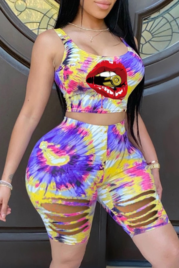 

lovely Casual Lip Print Hollow-out Purple Plus Size Two-piece Shorts Set