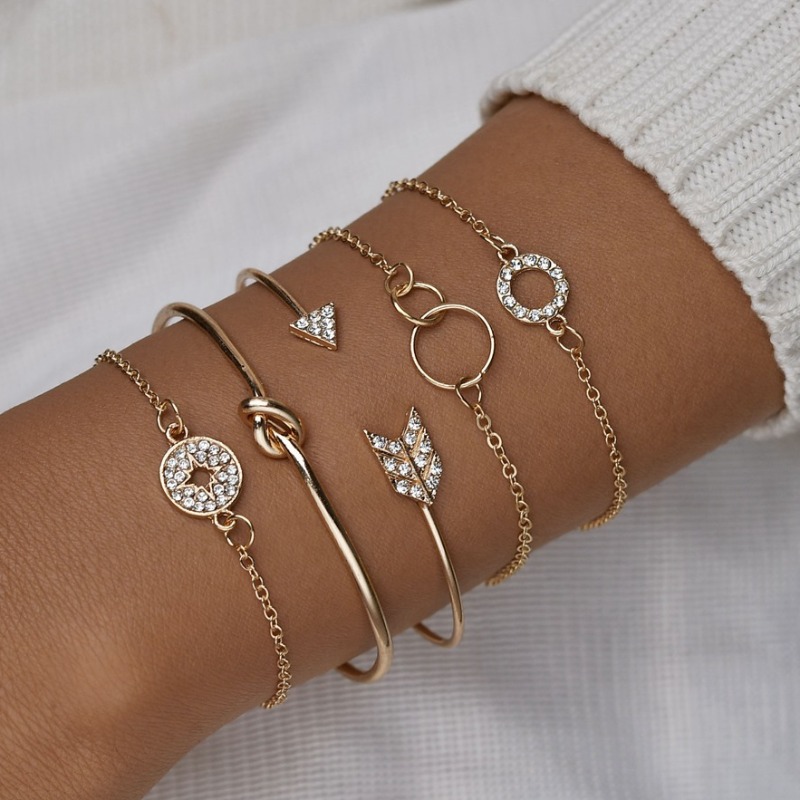 

lovely Street 5-piece Gold Bracelet