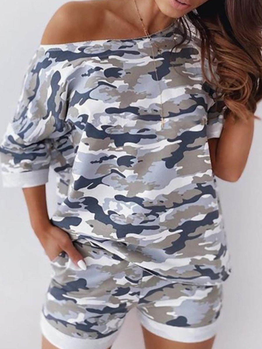 

lovely Leisure Camo Print Edge Curl Two Piece Shorts Set