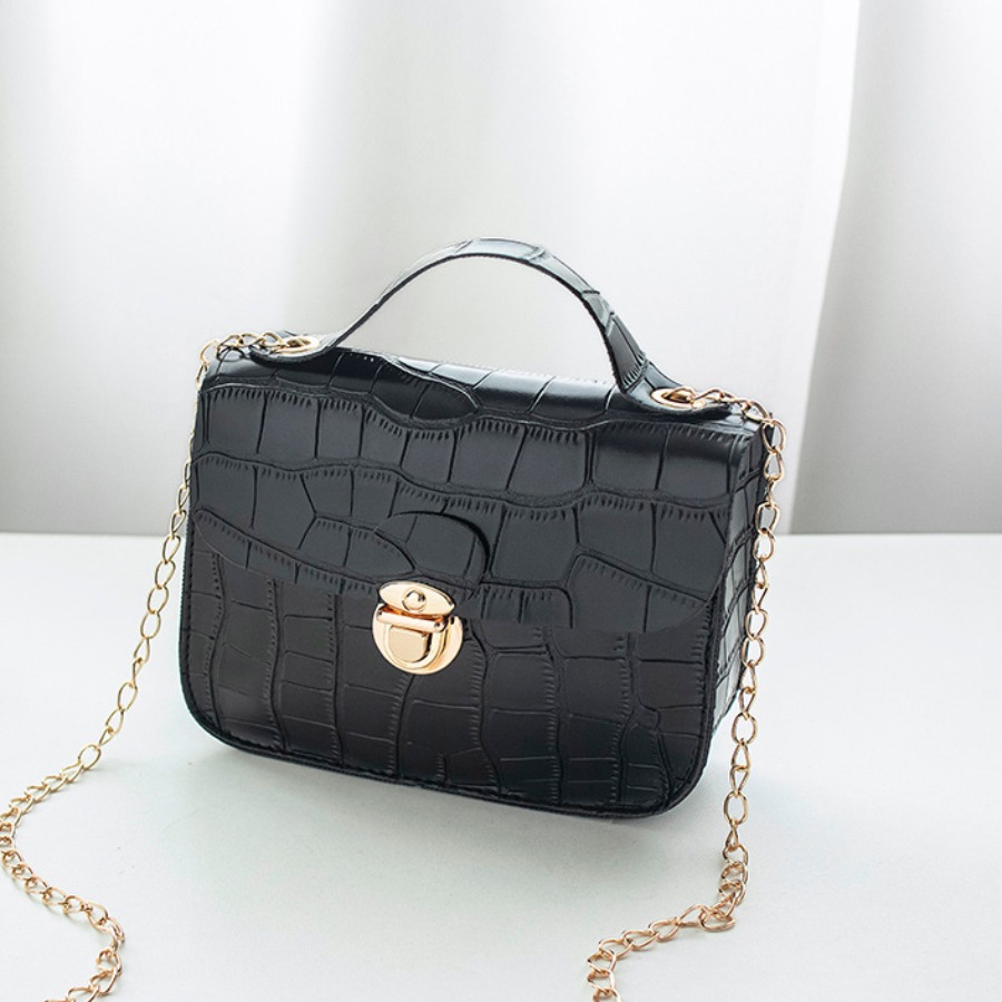 

lovely Stylish Chain Strap Black Crossbody Bag
