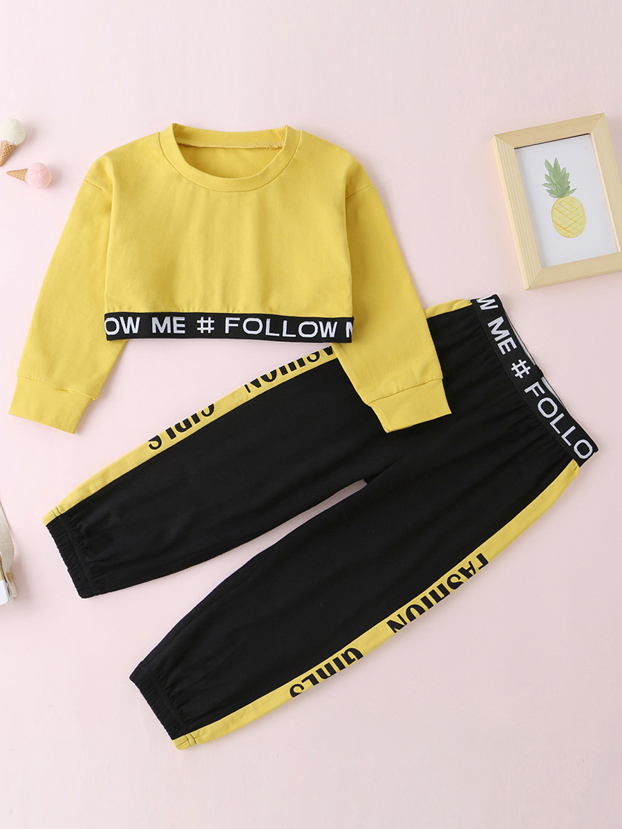 

lovely Leisure O Neck Letter Patchwork Yellow Girl Two-piece Pants Set