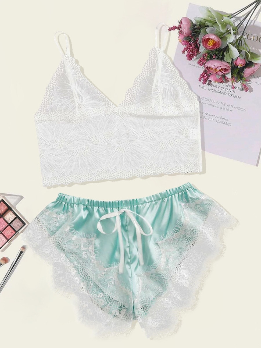 

lovely Sexy Lace Patchwork White Sleepwear