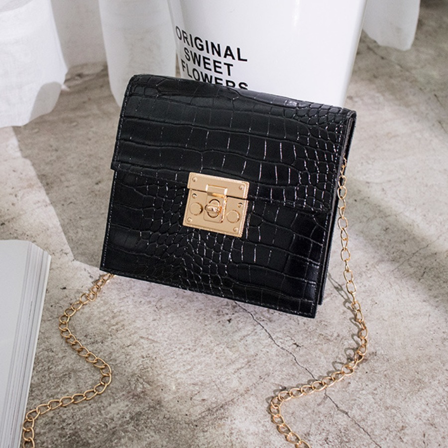 

lovely Chic Chain Strap Black Crossbody Bag