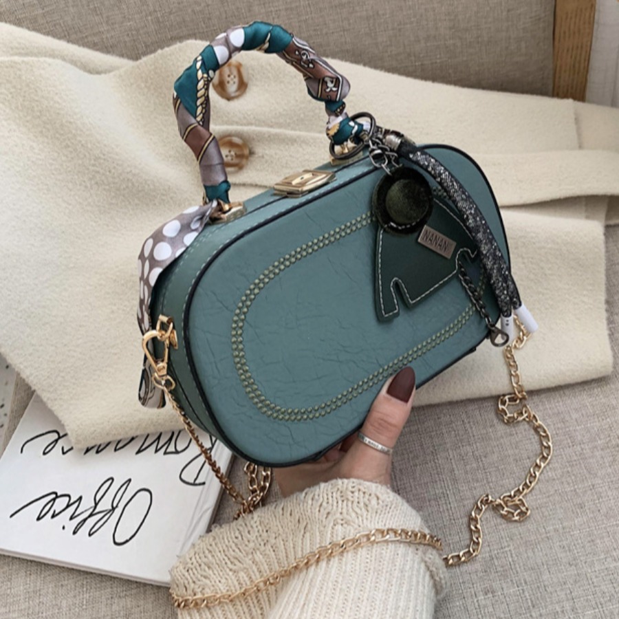 

lovely Trendy Chain Strap Green Crossbody Bag