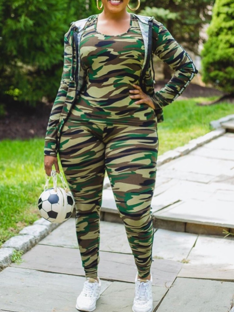 

Lovely Casual Hooded Collar Camo Print Plus Size Three-piece Pants Set