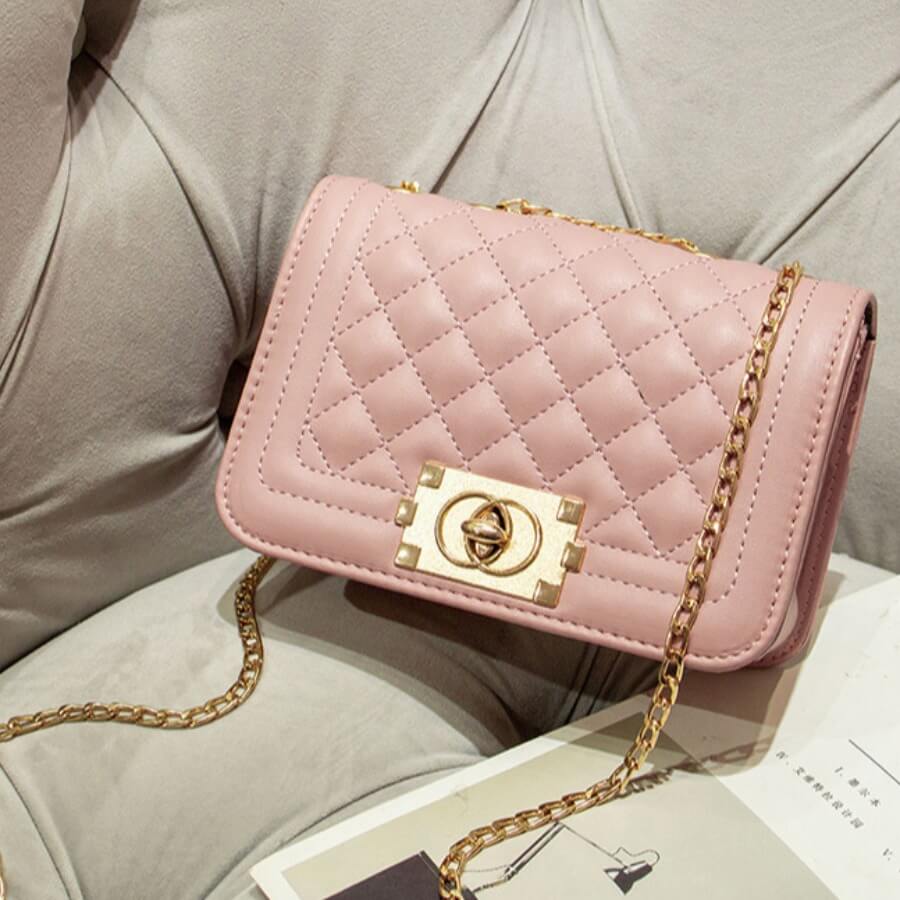 

Lovely Stylish Chain Strap Pink Crossbody Bag