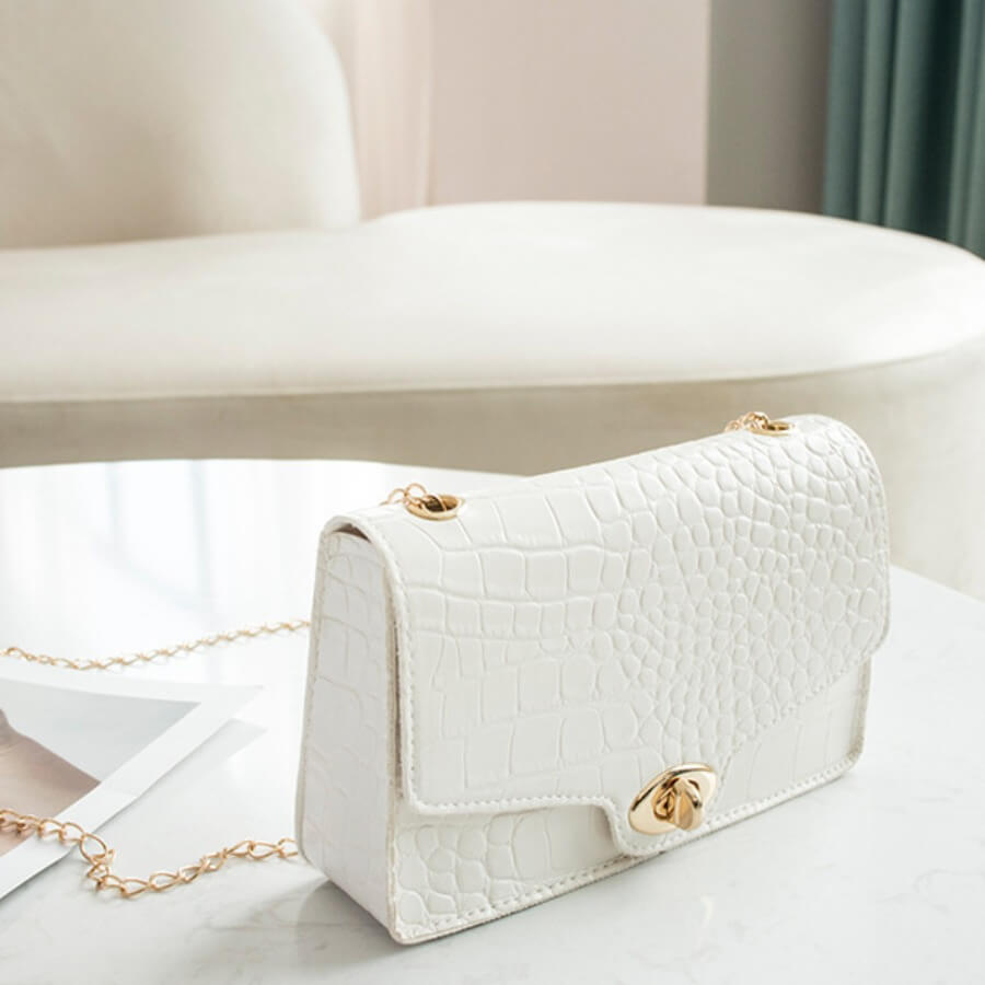 

Lovely Stylish Chain Strap White Crossbody Bag