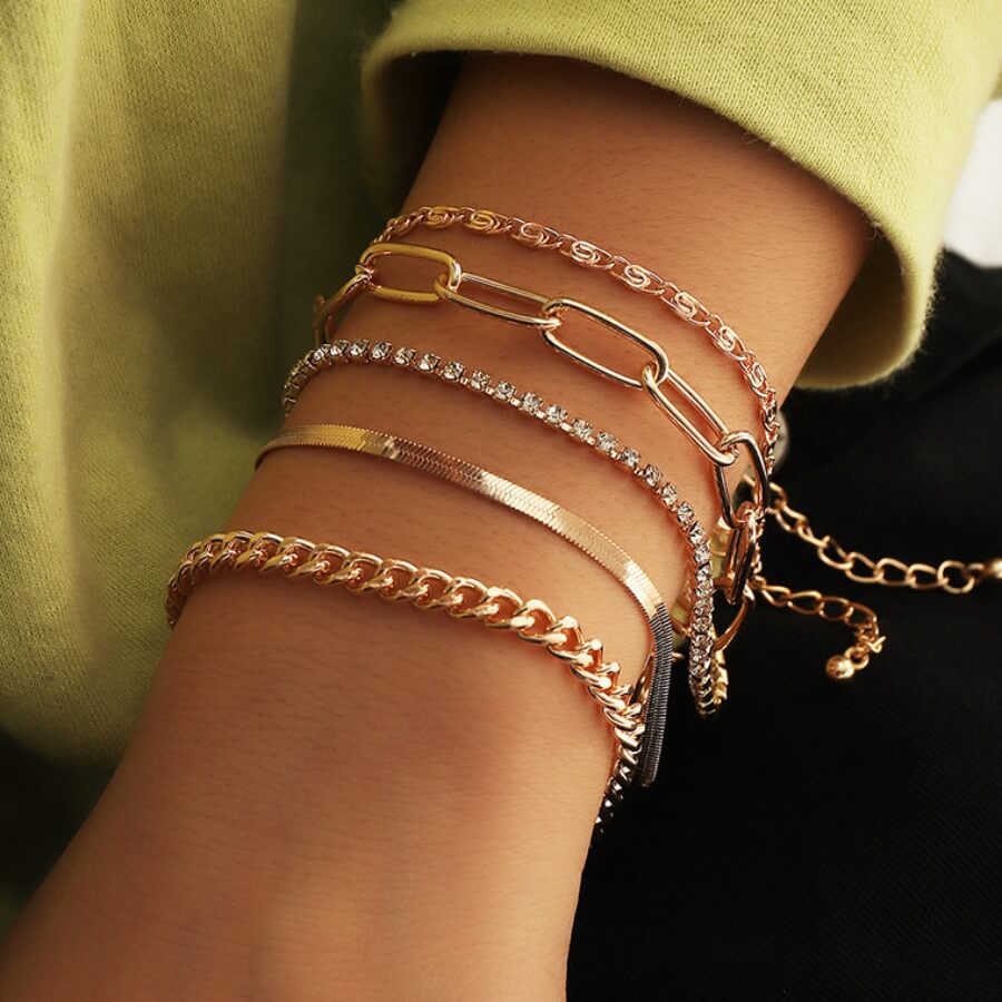 

Lovely Trendy 5-piece Gold Bracelet