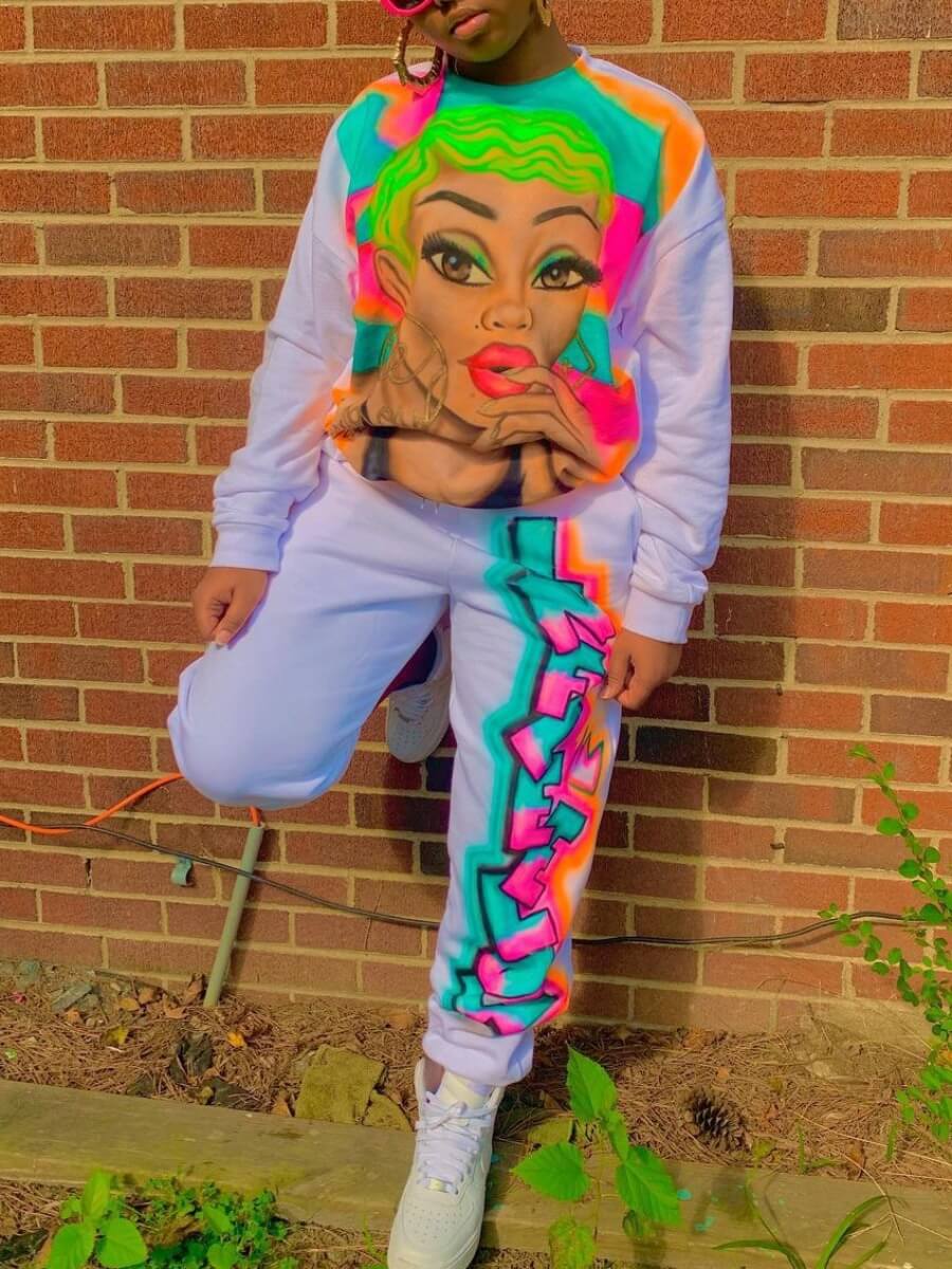

Lovely Street Dropped Shoulder Graffiti Print White Two Piece Pants Set