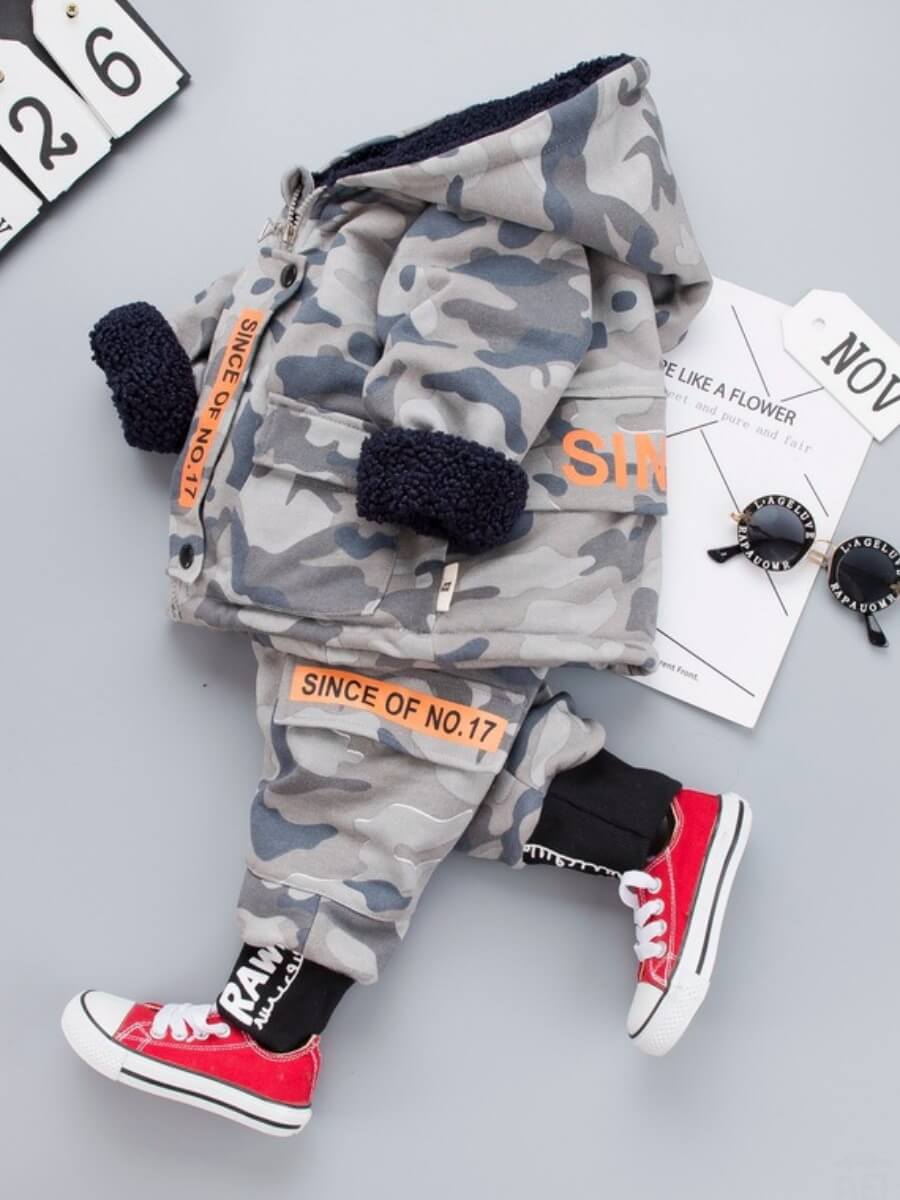 

Lovely Trendy Hooded Collar Camo Print Grey Boy Two-piece Pants Set