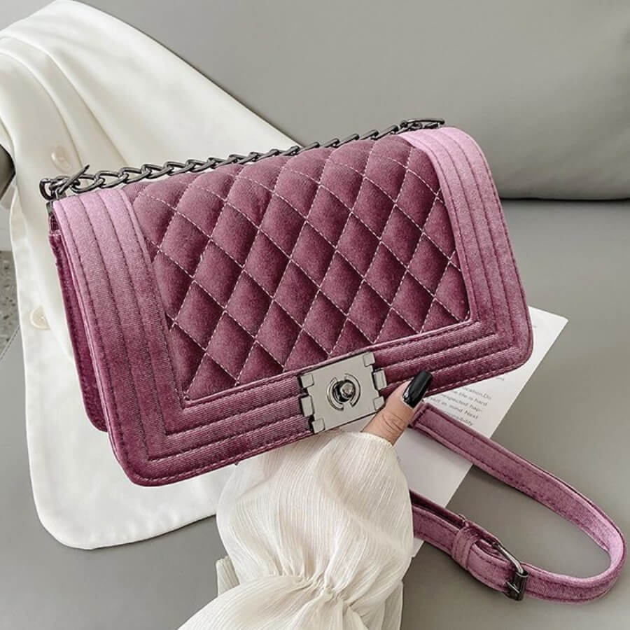 

Lovely Stylish Chain Strap Pink Crossbody Bag