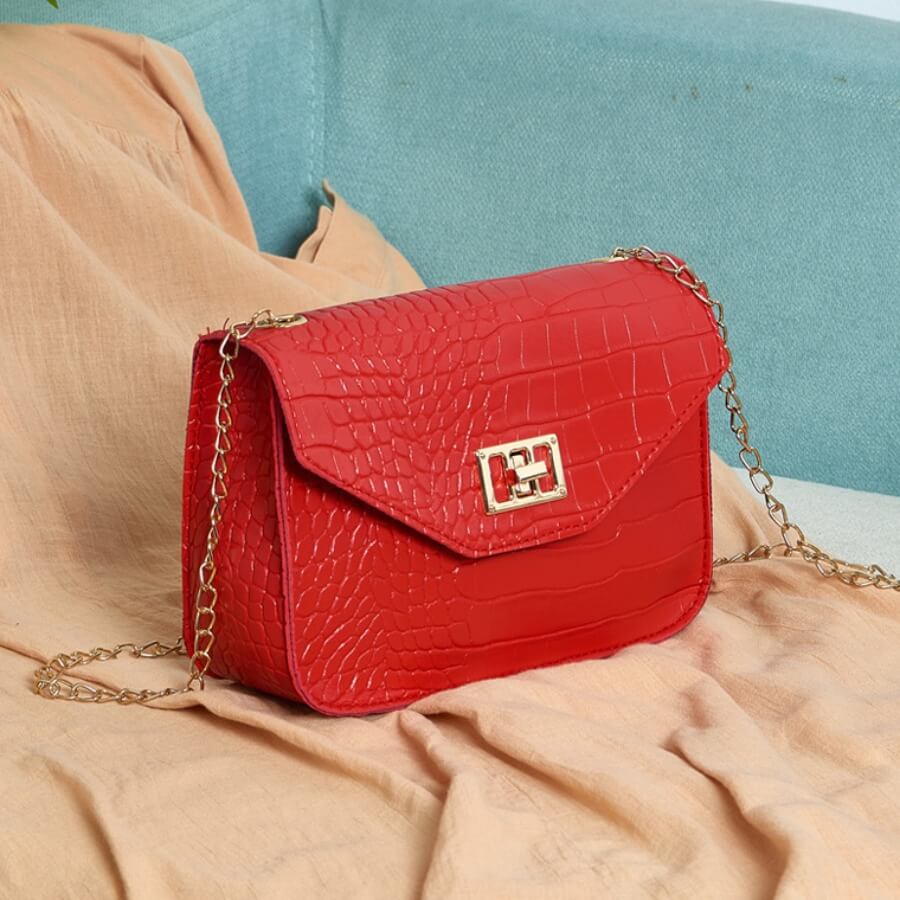 

Lovely Trendy Chain Strap Red Crossbody Bag