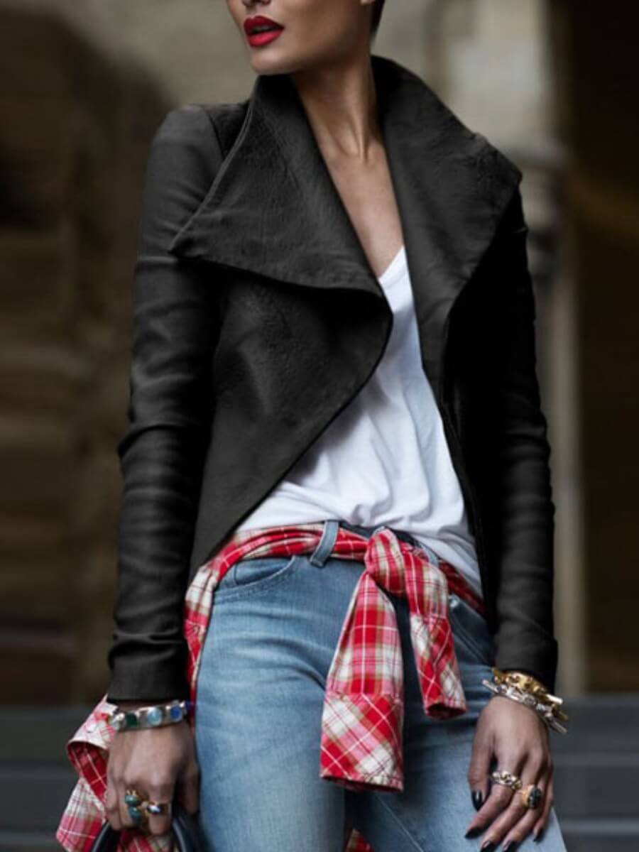 

Lovely Street Turndown Collar Black Leather