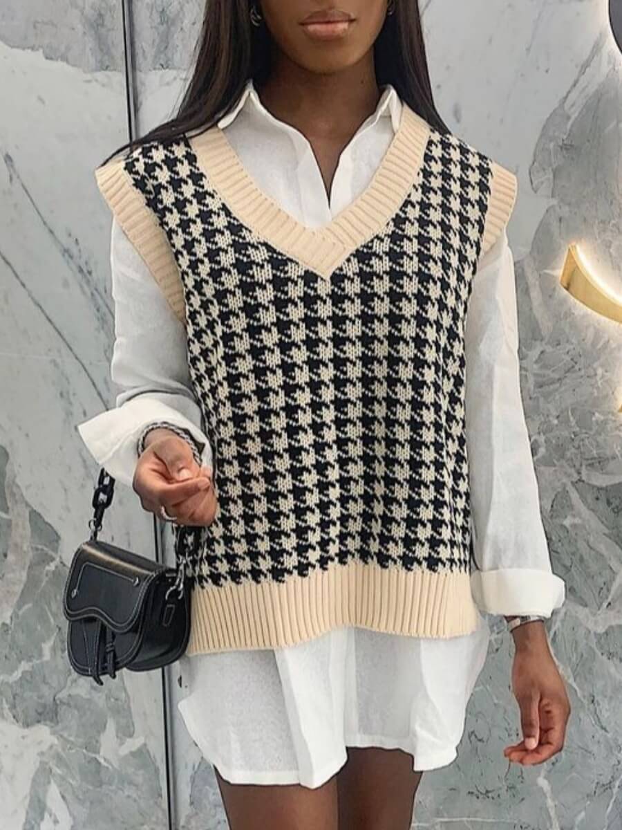 

Lovely Casual V Neck Plaid Patchwork Black Sweater