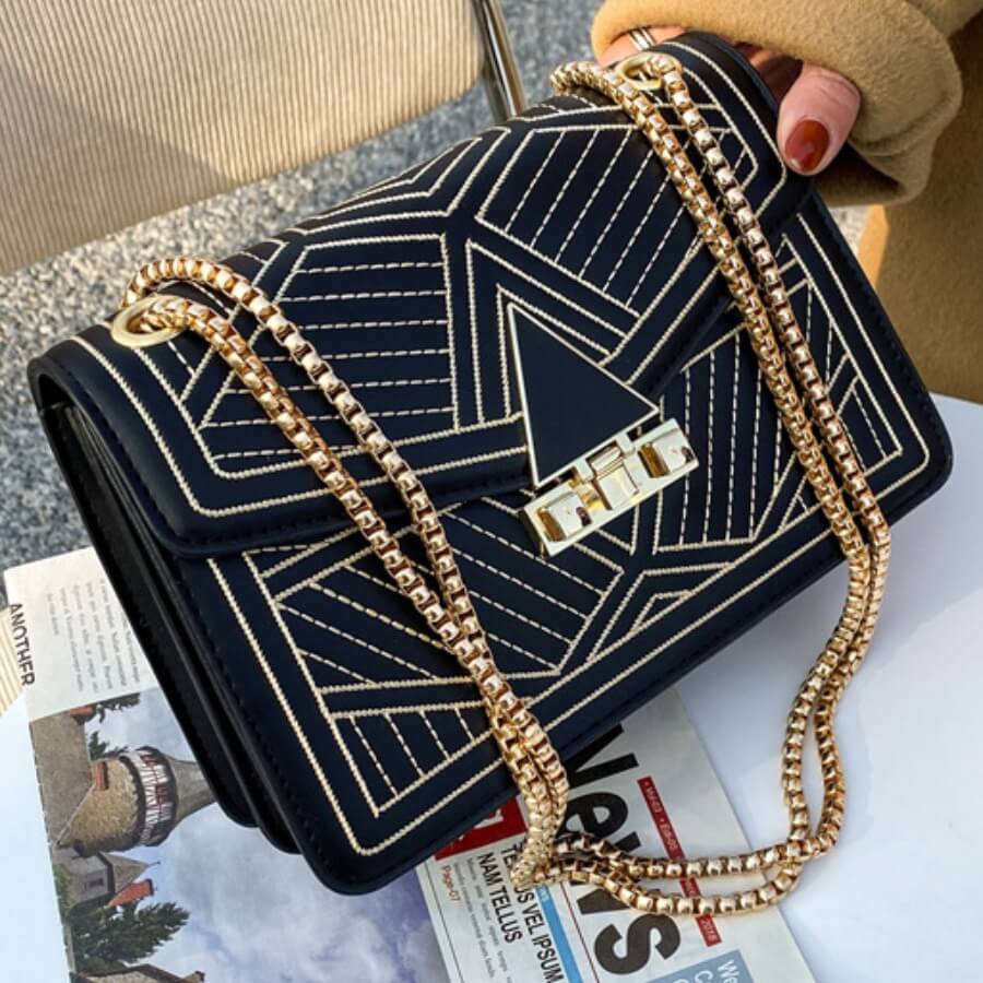 

Lovely Trendy Geometric Decoration Chain Strap Black Crossbody Bag