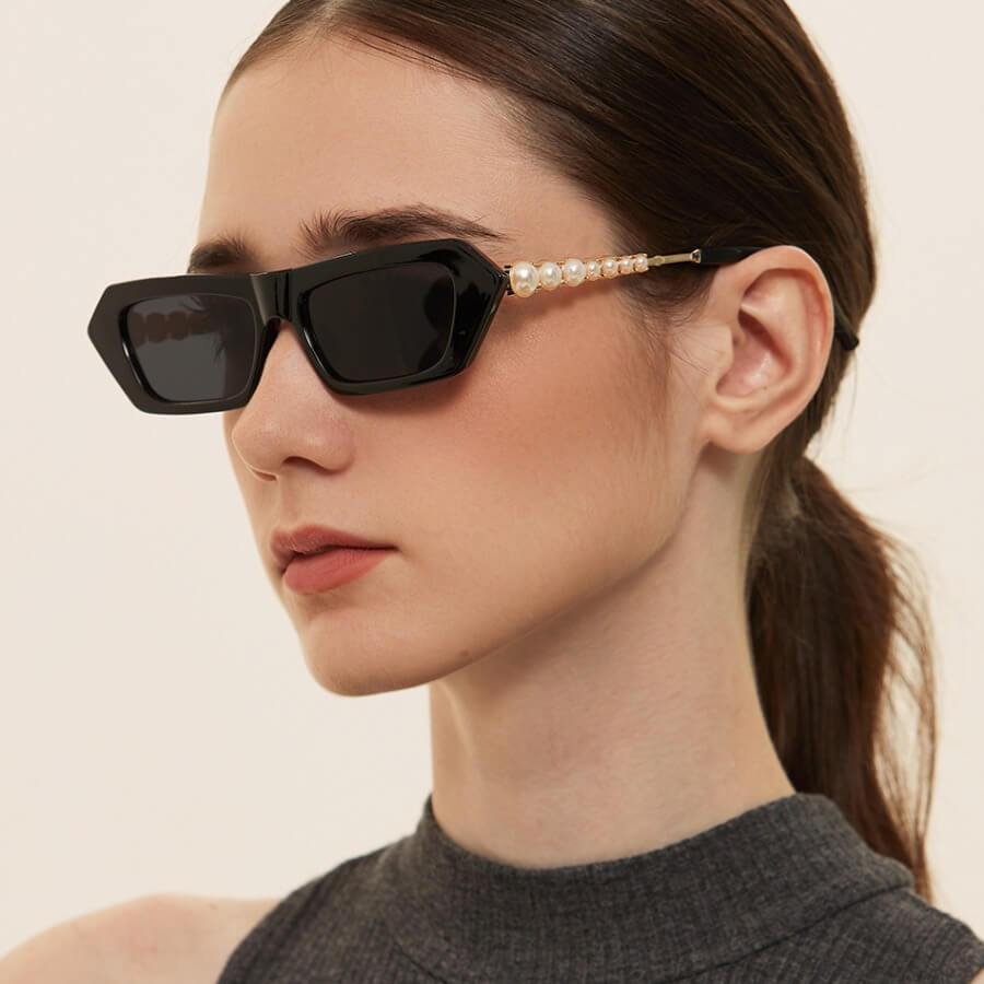 

Lovely Casual Pearl Decoration Black Sunglasses