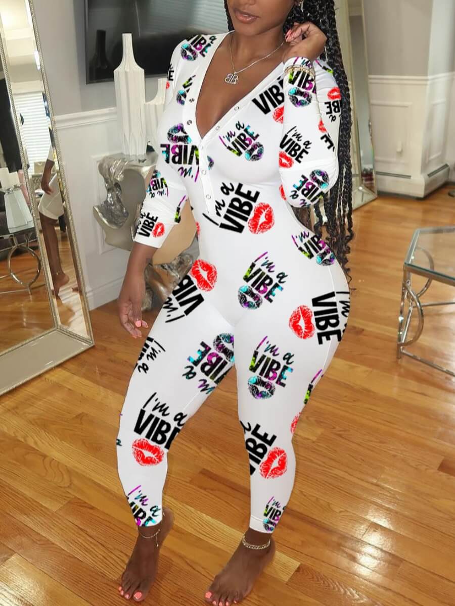 

Lovely Casual Lip Letter Print Button Design White Sleepwear