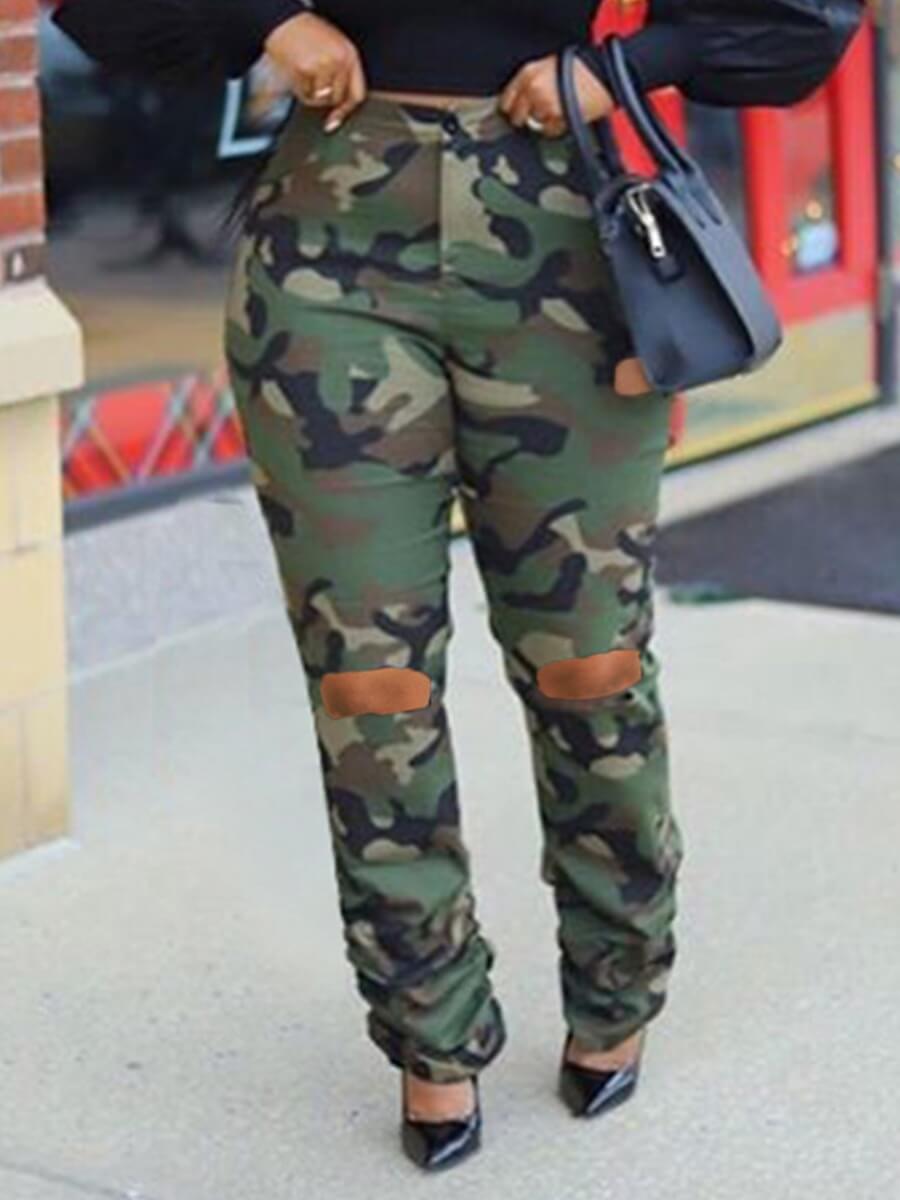 

Lovely Street Camo Print Broken Holes Fold Design Plus Size Jeans